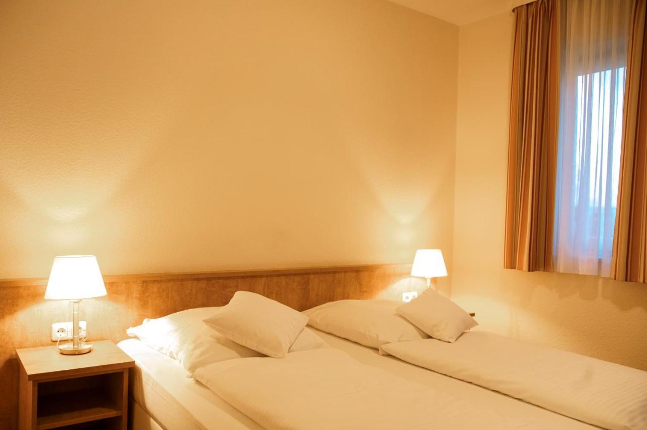 Friends Hotel Kerpen 外观 照片